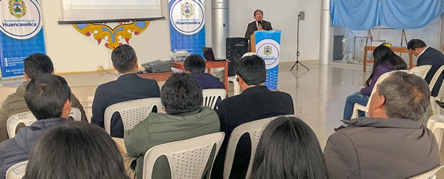 interior charla huancavelica